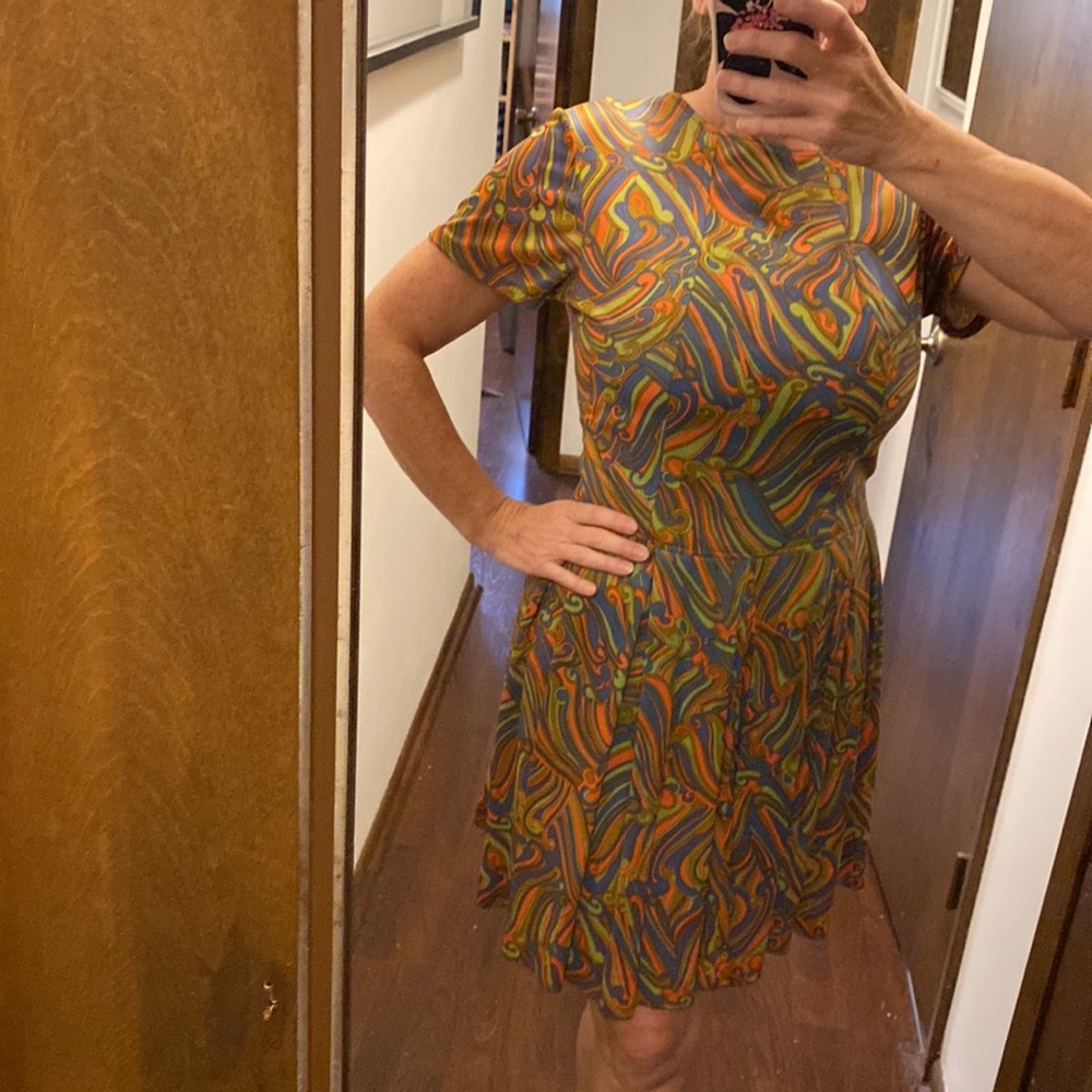 VINTAGE 1960’s house dress. Funkadelic colors. Short-sleeved and drop-waisted.